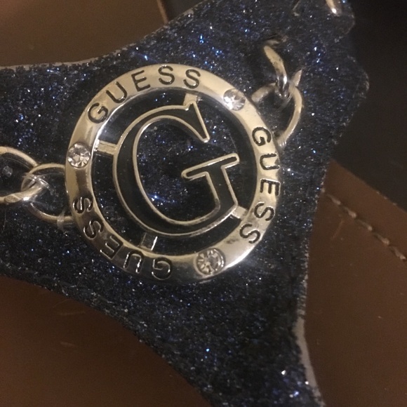 GUESS Flip Flops - Picture 3 of 4